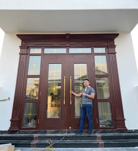 Cửa thuỷ lực Luxury